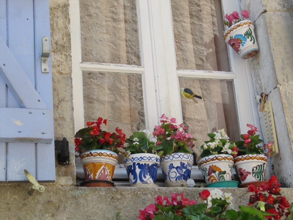 Domaine La Rose Bed & Breakfast Caylus Exterior photo